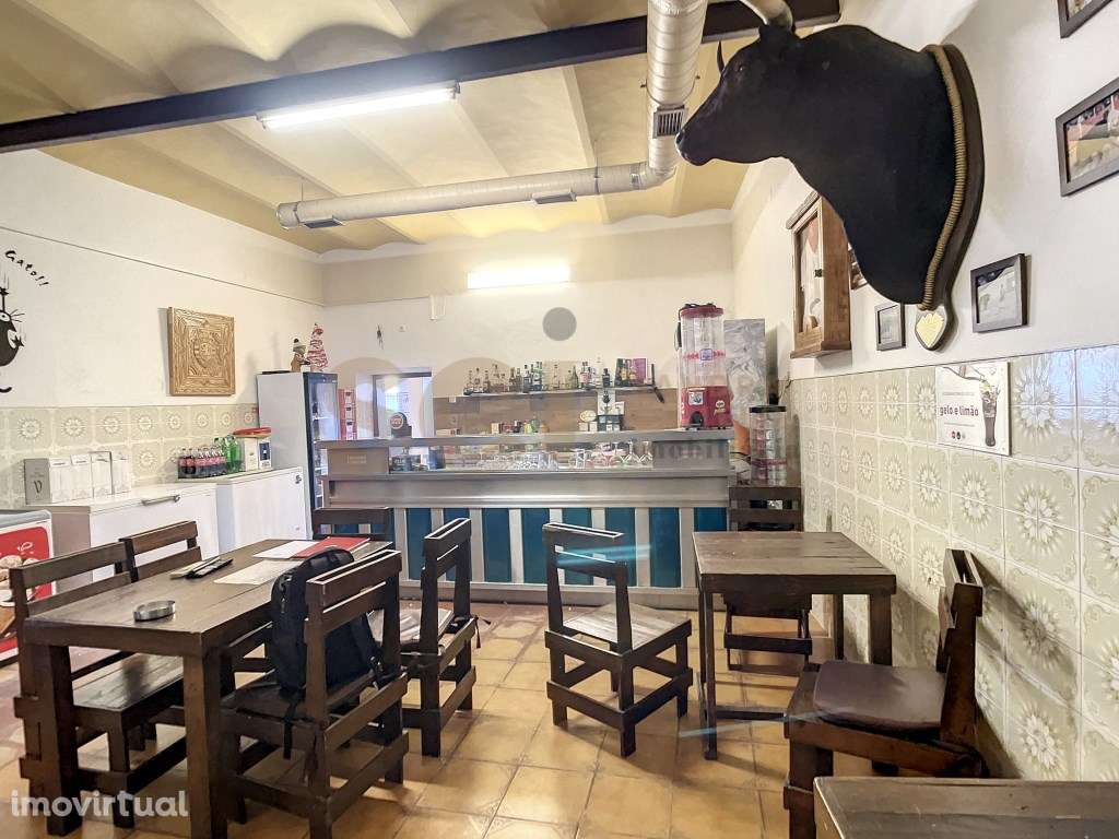 Café no coração da zona histórica de Safara, junto à igreja, com cl... - Grande imagem: 2/17