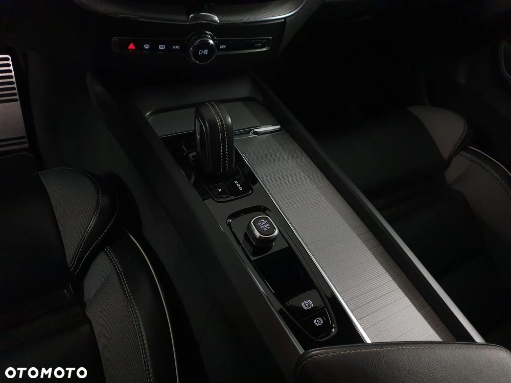 Volvo XC 60 B4 D Geartronic RDesign - 28