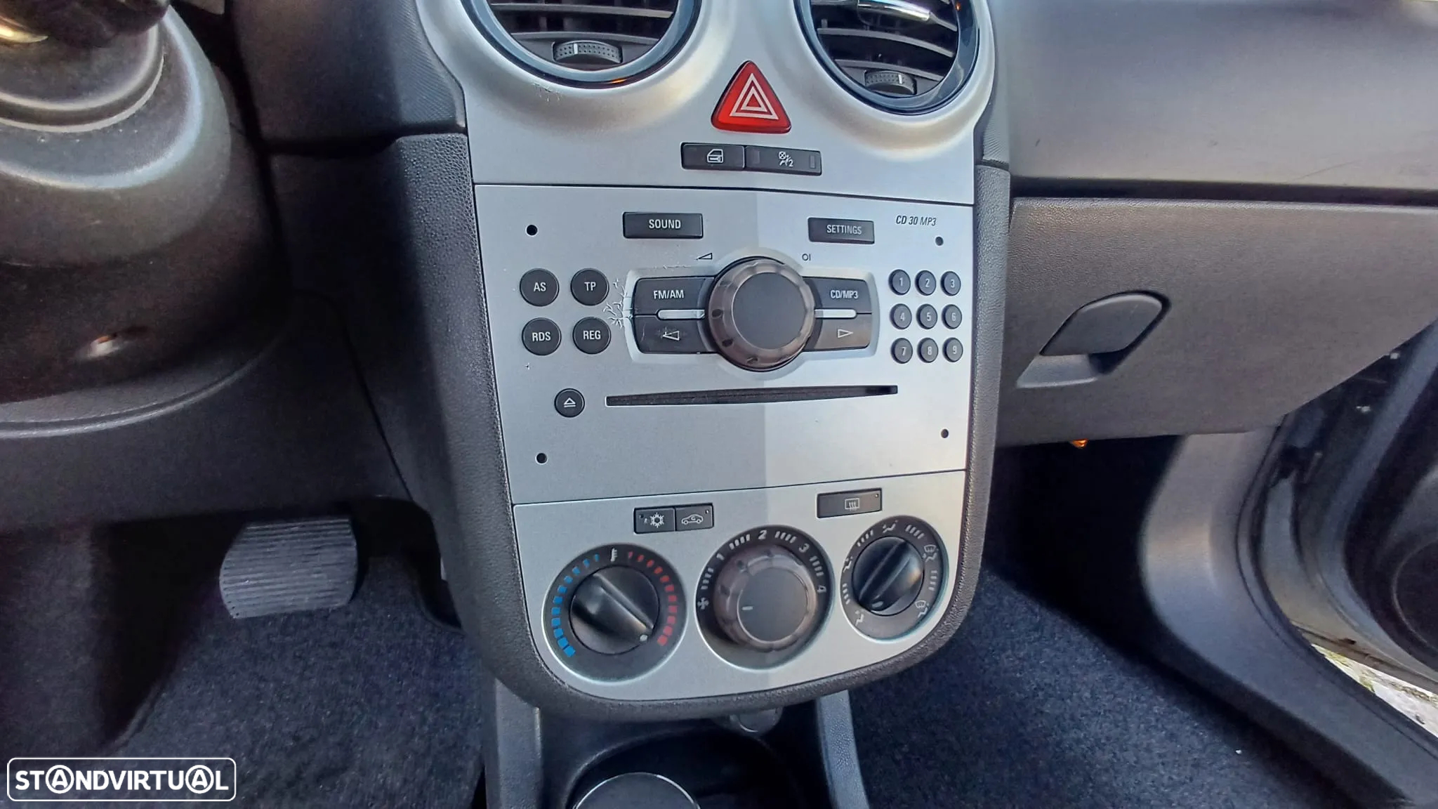 Opel Corsa 1.2 Twinport First Easytronic - 15