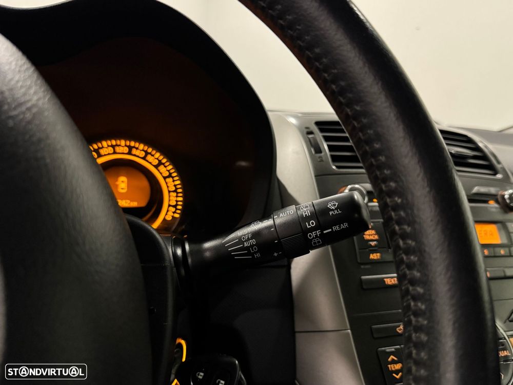 Toyota Auris 1.4 D-4D Sol - 33