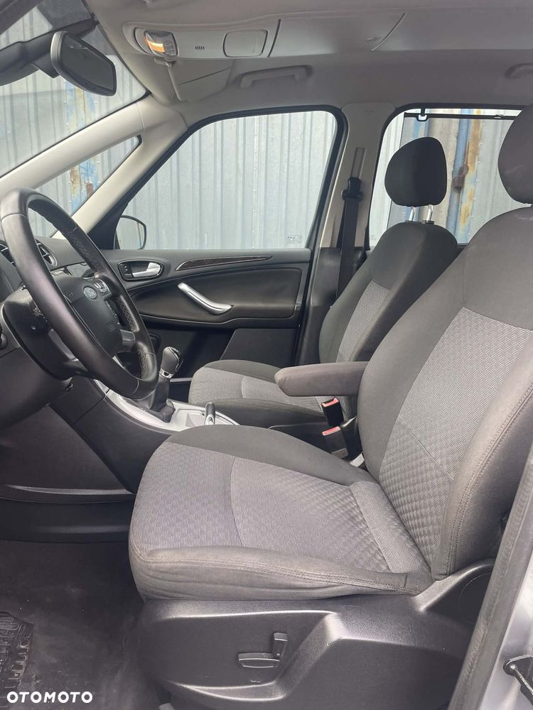 Ford Galaxy 2.0 Ghia - 22