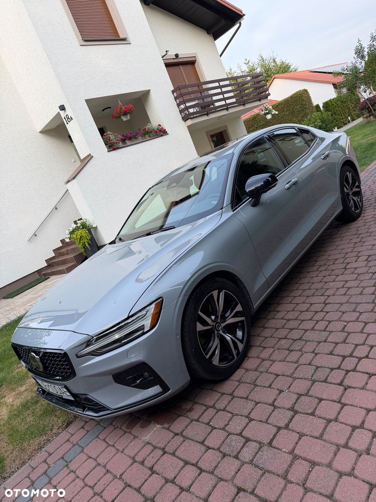 Volvo S60 B5 B AWD Plus Dark - 4