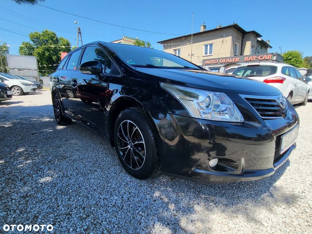 Toyota Avensis - 8