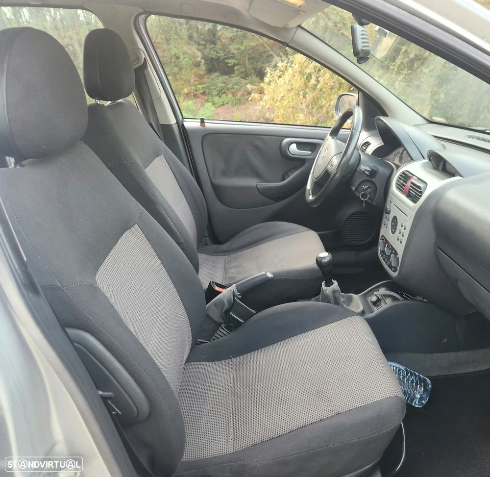 Opel Corsa 1.2 16V Enjoy R - 11