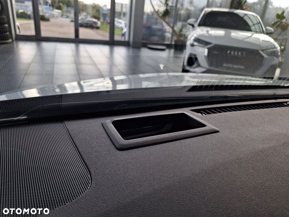 Toyota Prius 1.8 Hybrid Comfort - 19