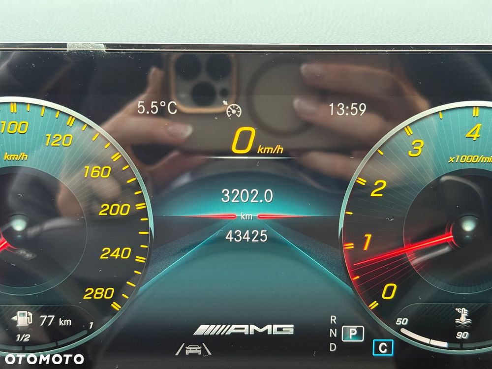 Mercedes-Benz GLA - 10