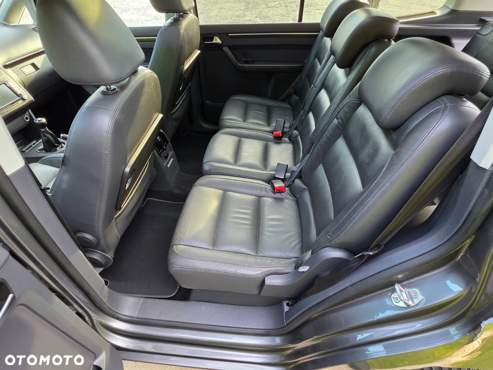 Volkswagen Touran - 20