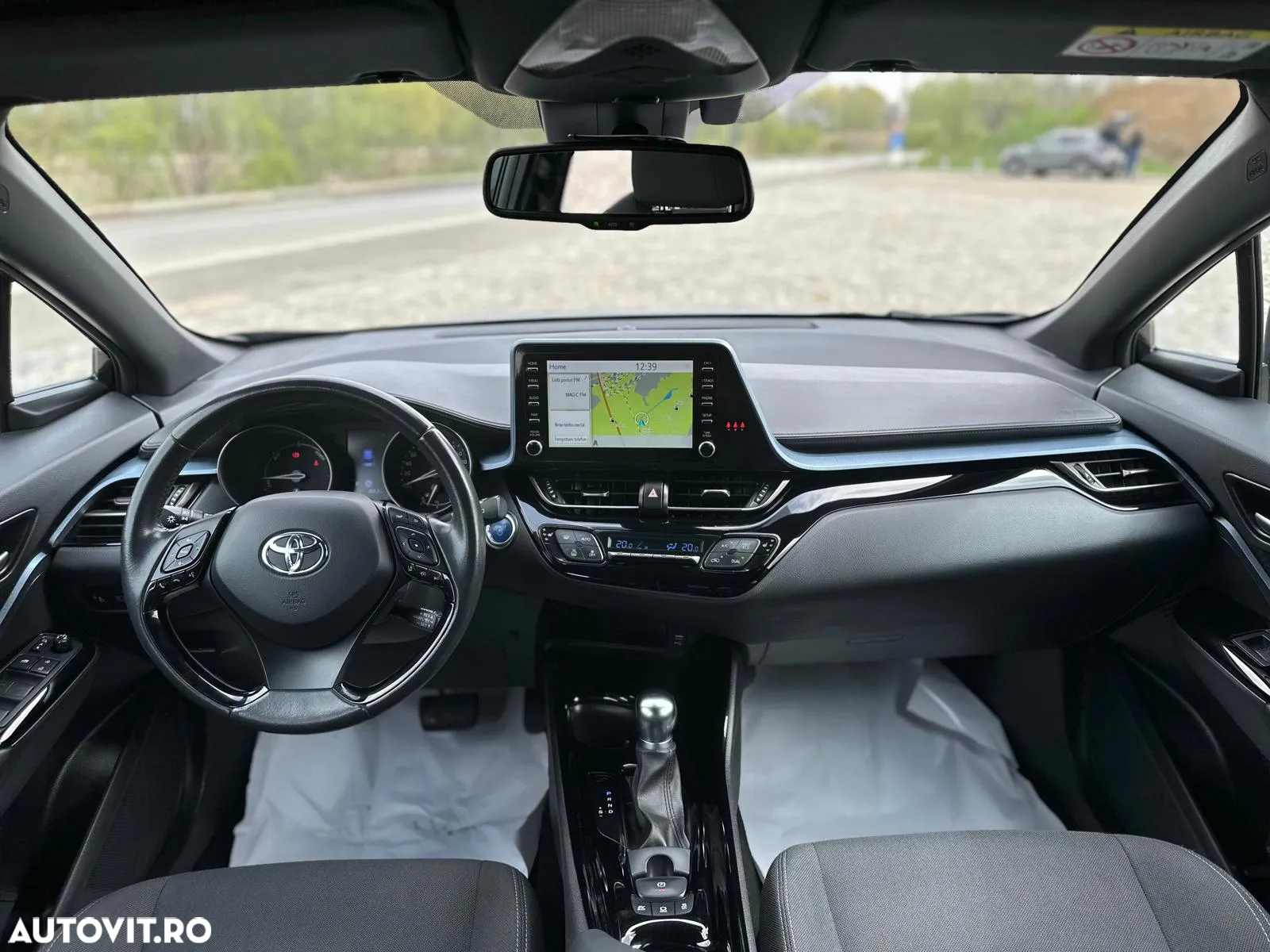Toyota C-HR 2.0 HSD 184 CP 4x2 CVT Classy Bi-Tone - 14