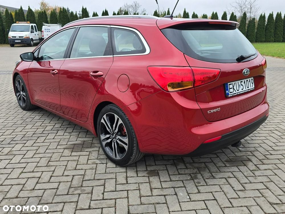 Kia Ceed - 12