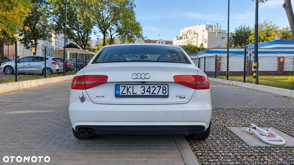 Audi A4 Limousine - 3