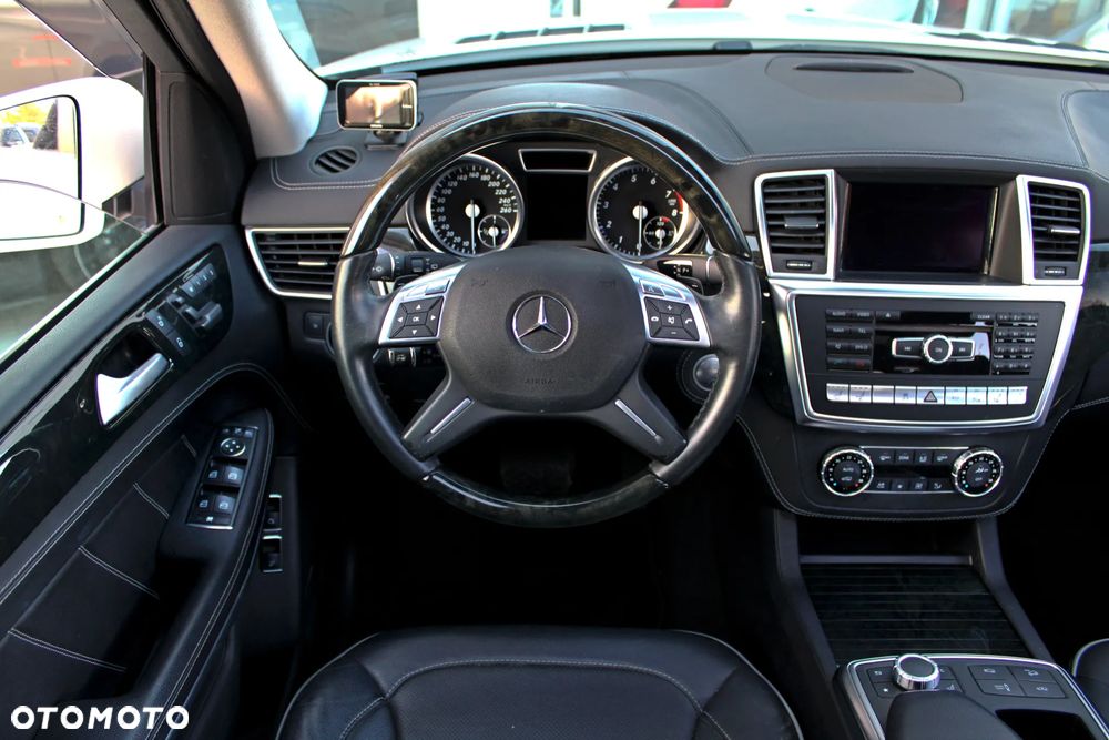 Mercedes-Benz GL 500 4-Matic - 25