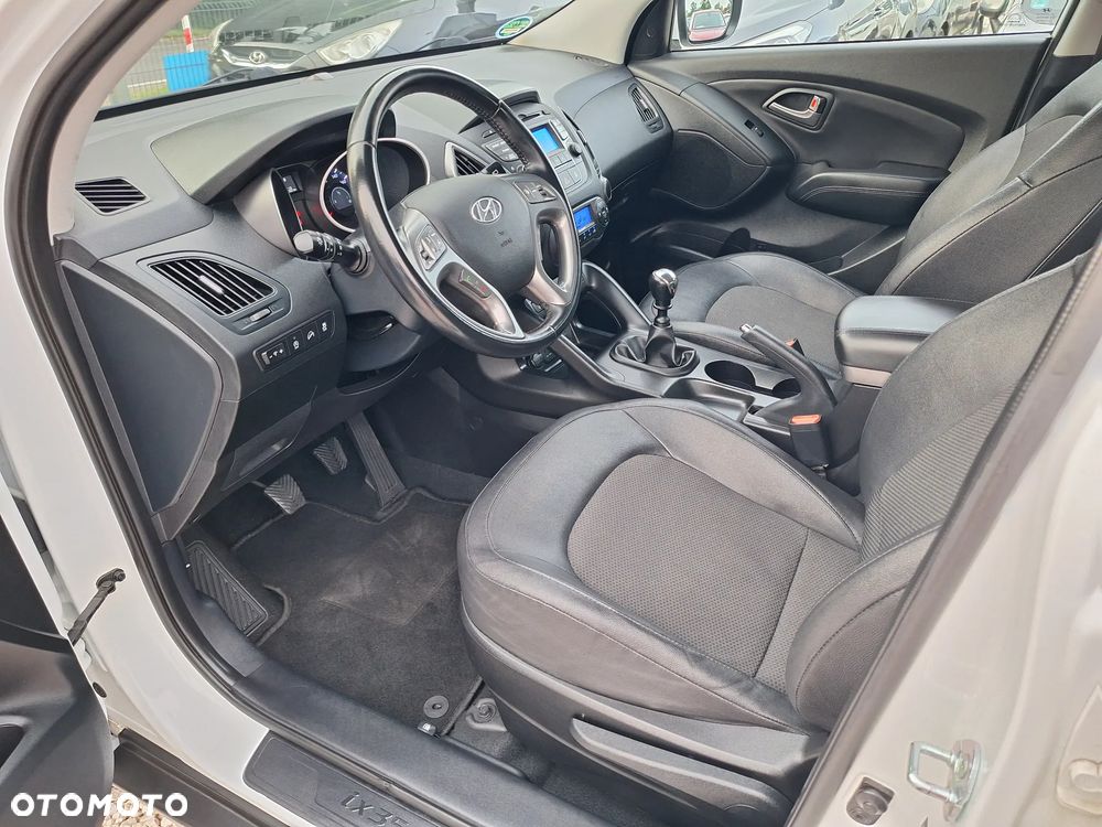 Hyundai ix35 1.6 2WD blue Trend - 18