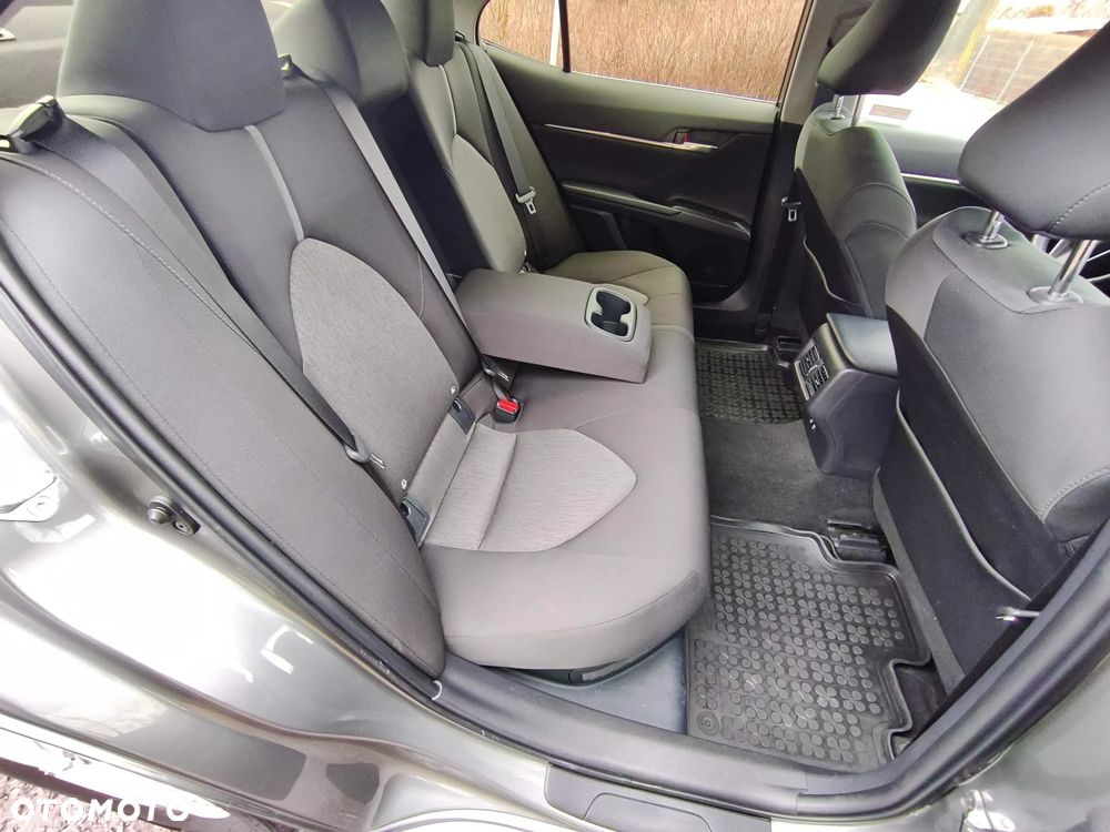 Toyota Camry 2.5 Hybrid Comfort CVT - 23