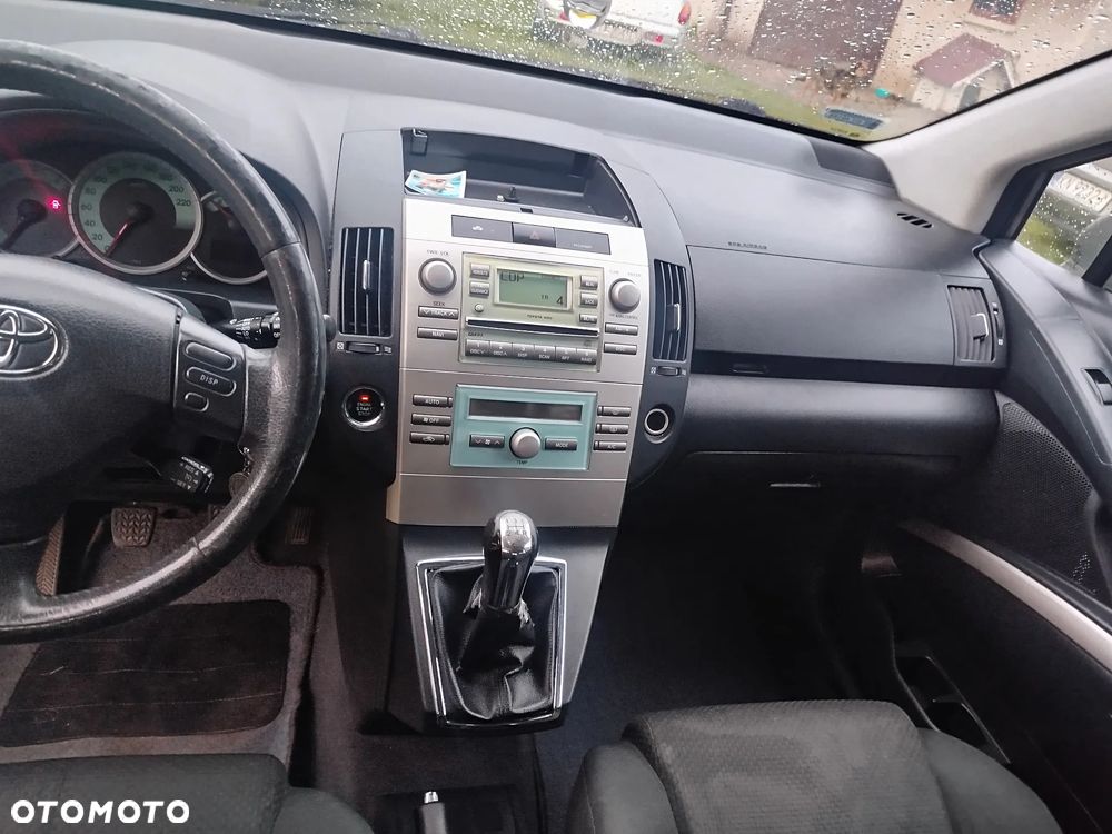 Toyota Corolla Verso 2.0 D-4D Sol - 22