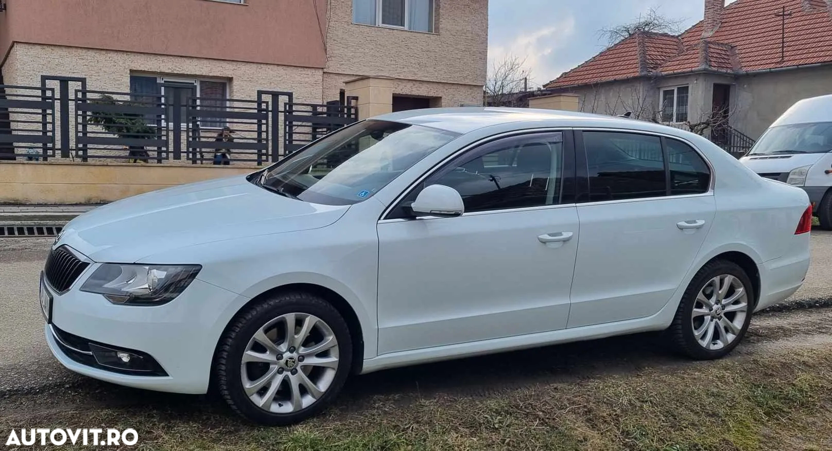 Skoda Superb 2.0 TDI DSG Elegance - 10