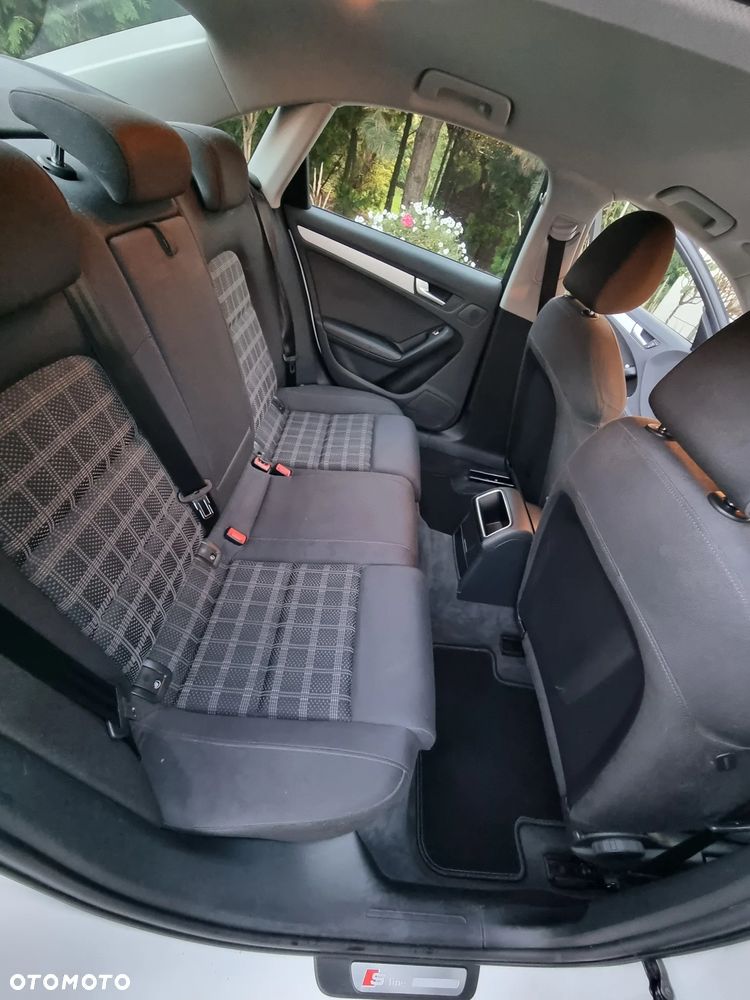 Audi A4 Limousine - 10