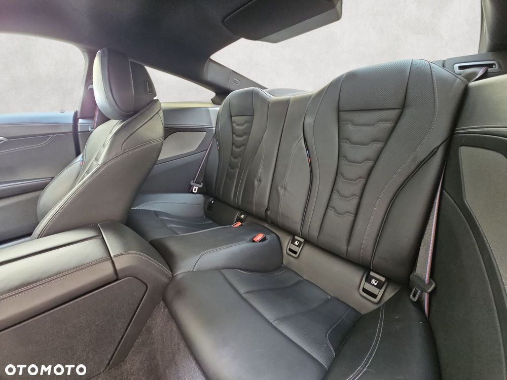 BMW Seria 8 - 18