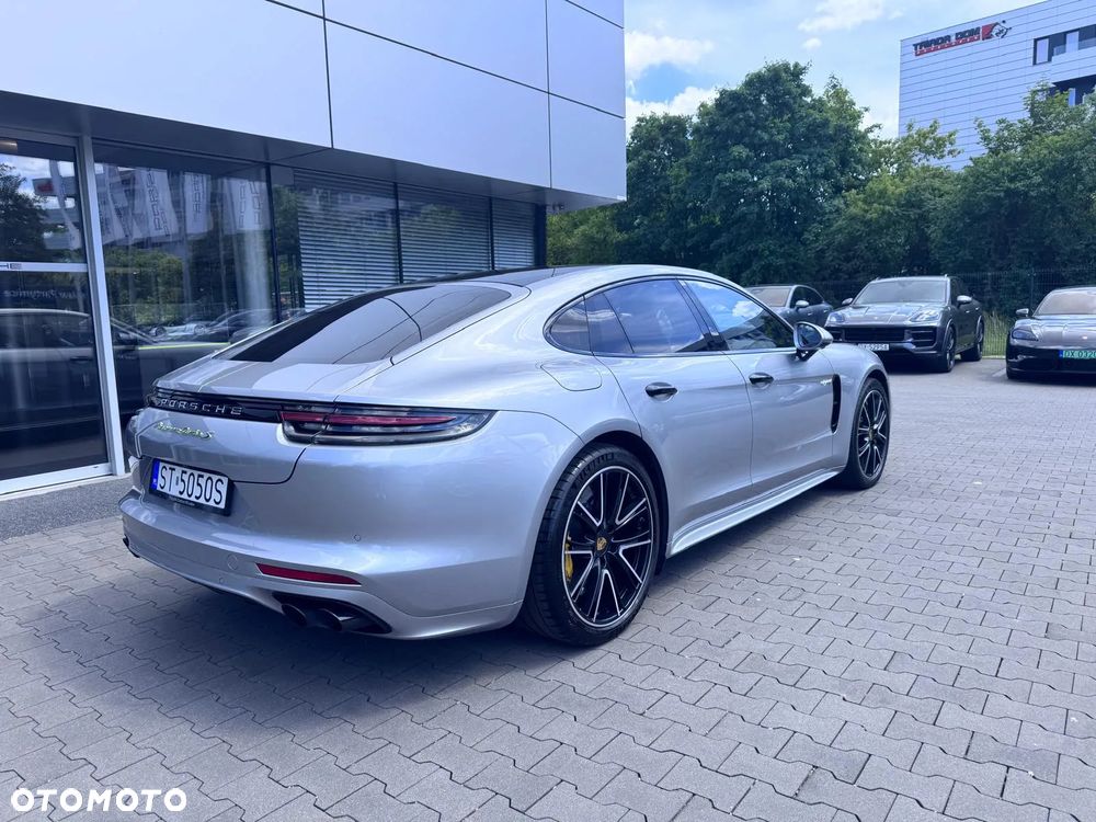 Porsche Panamera - 4