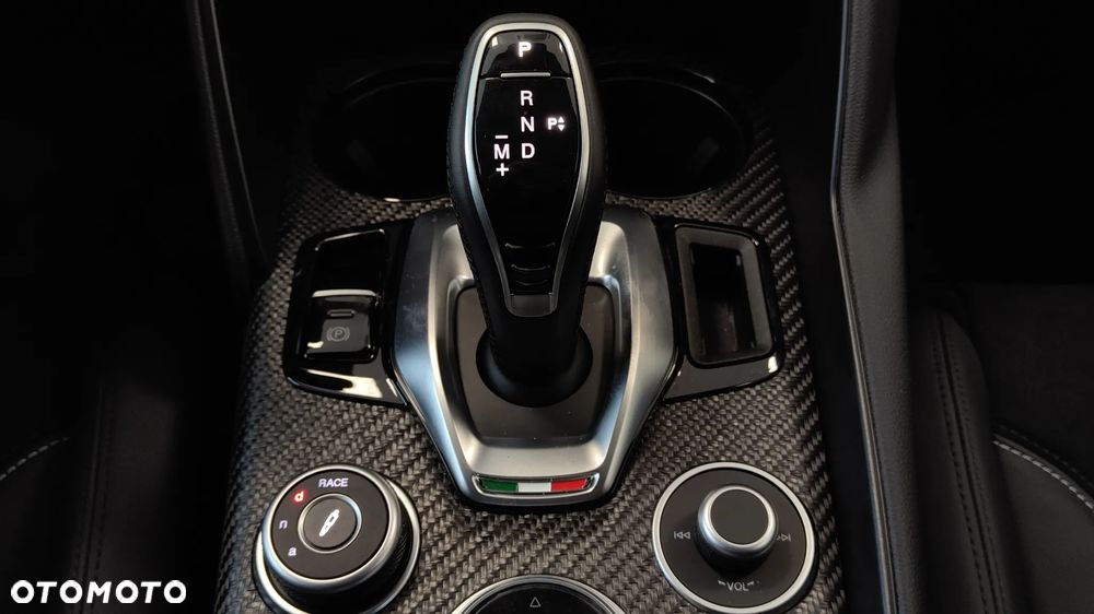 Alfa Romeo Giulia 2.9 Bi Turbo V6 Quadrifoglio - 18