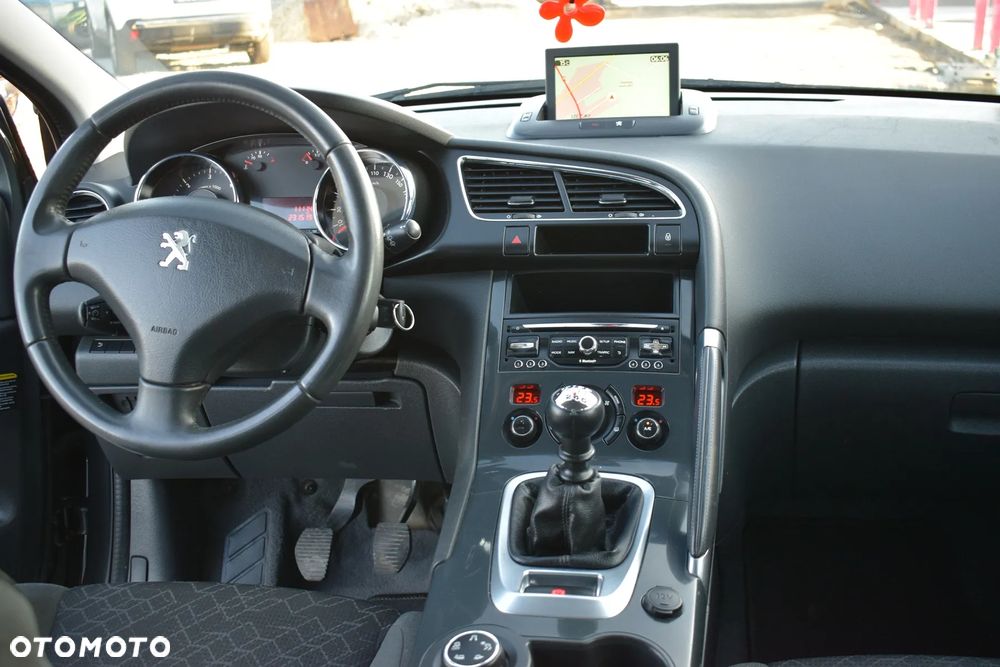 Peugeot 3008 HDi 115 Allure - 8