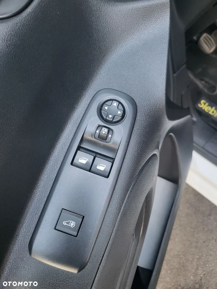Opel COMBO - 15