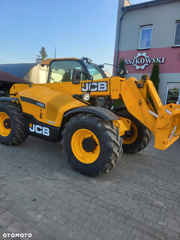 JCB