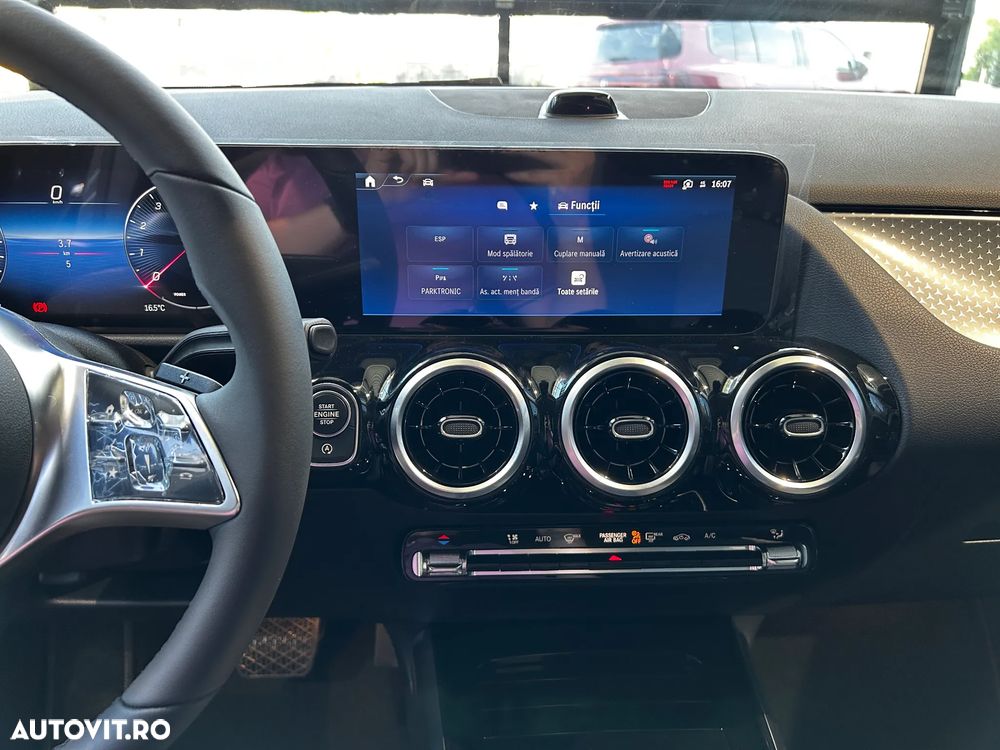 Mercedes-Benz GLA - 15