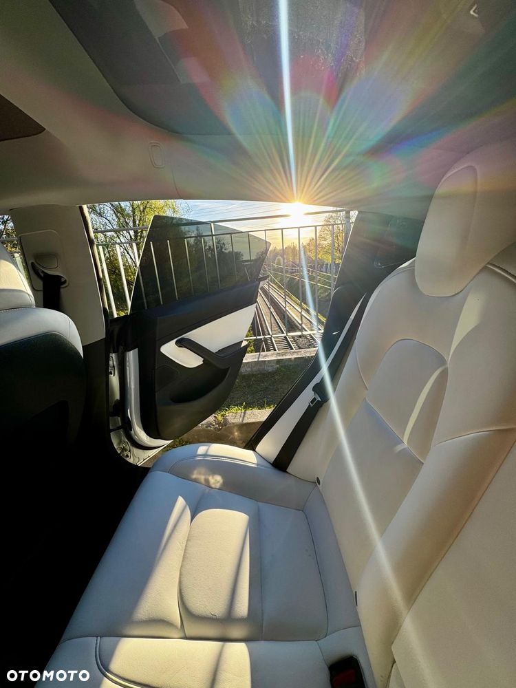 Tesla Model 3 Standard Reichweite Plus Hinterradantrieb - 19