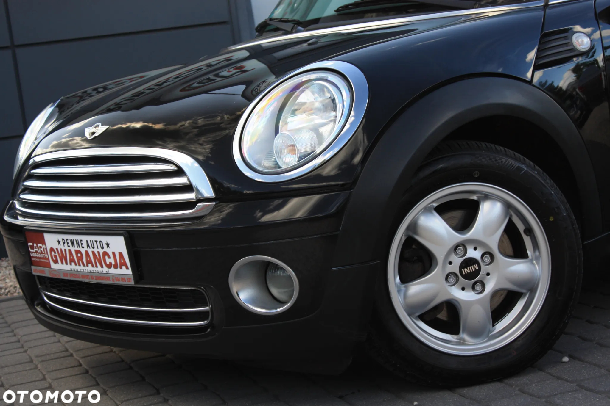 MINI ONE Standard - 12