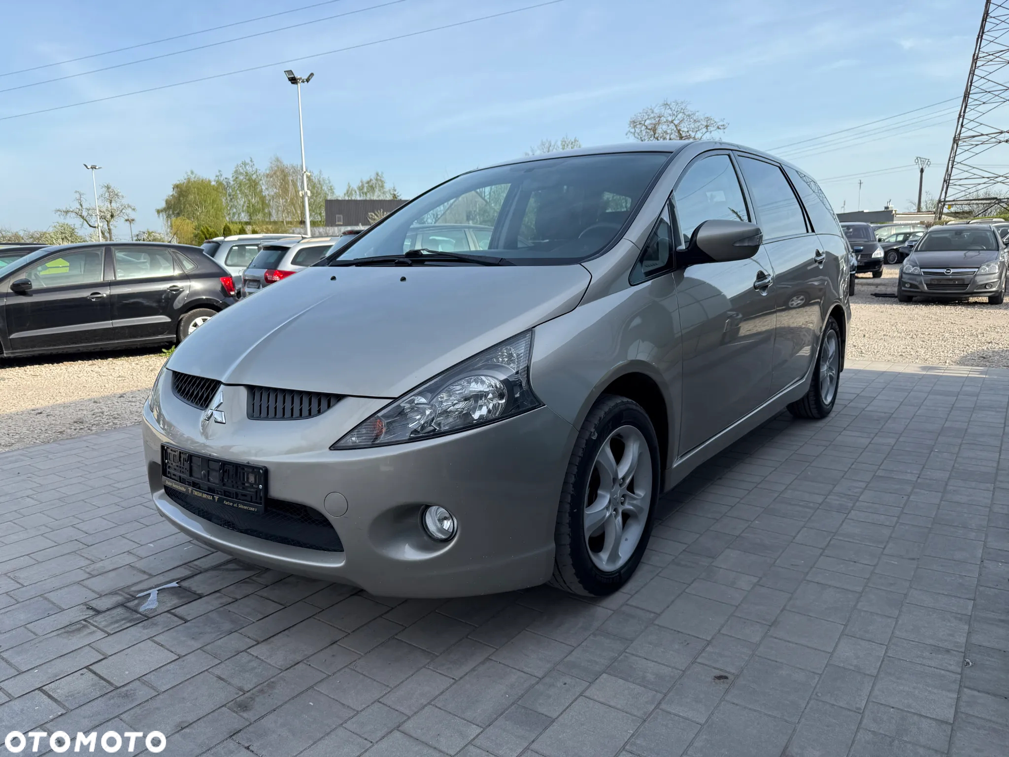 Mitsubishi Grandis 2.4 Intense - 11