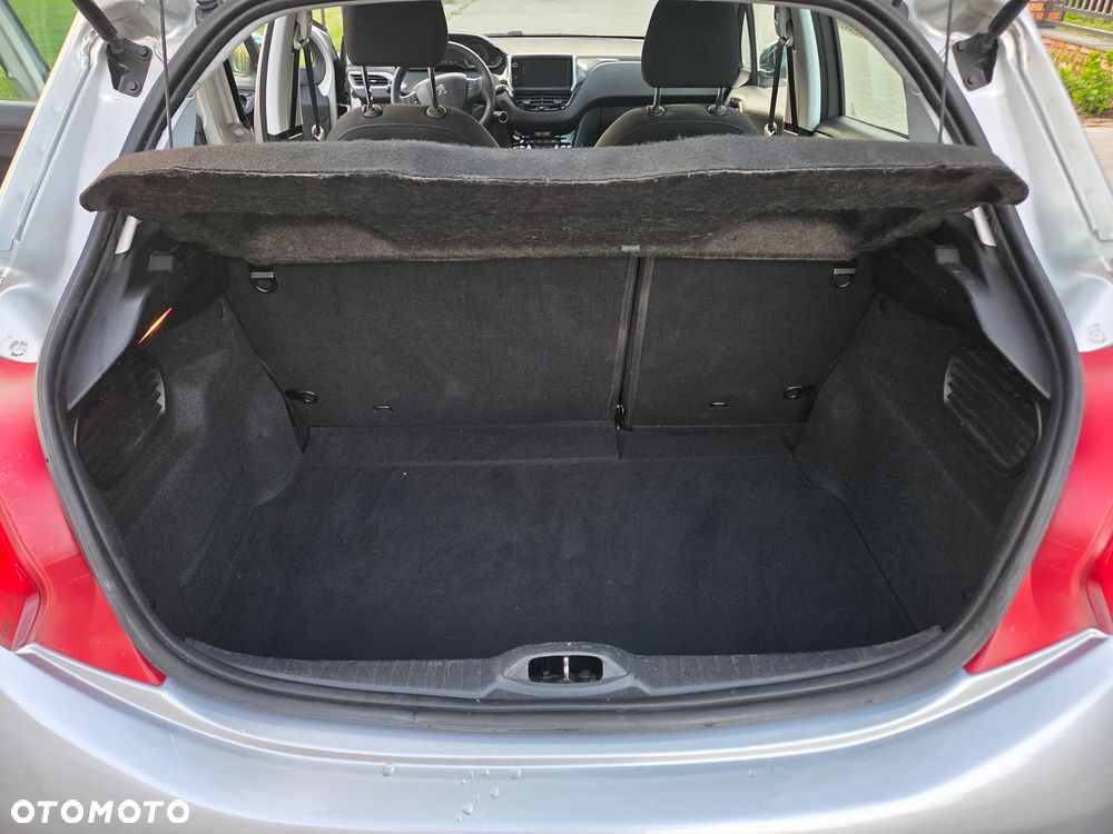Peugeot 208 - 14