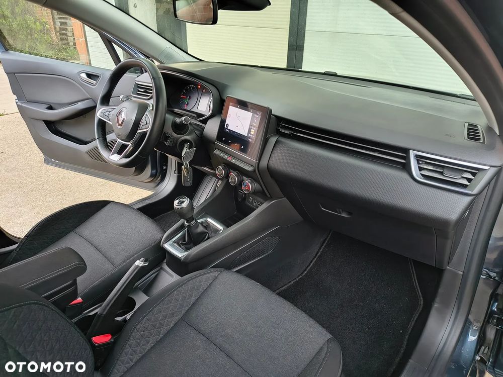 Renault Clio - 17