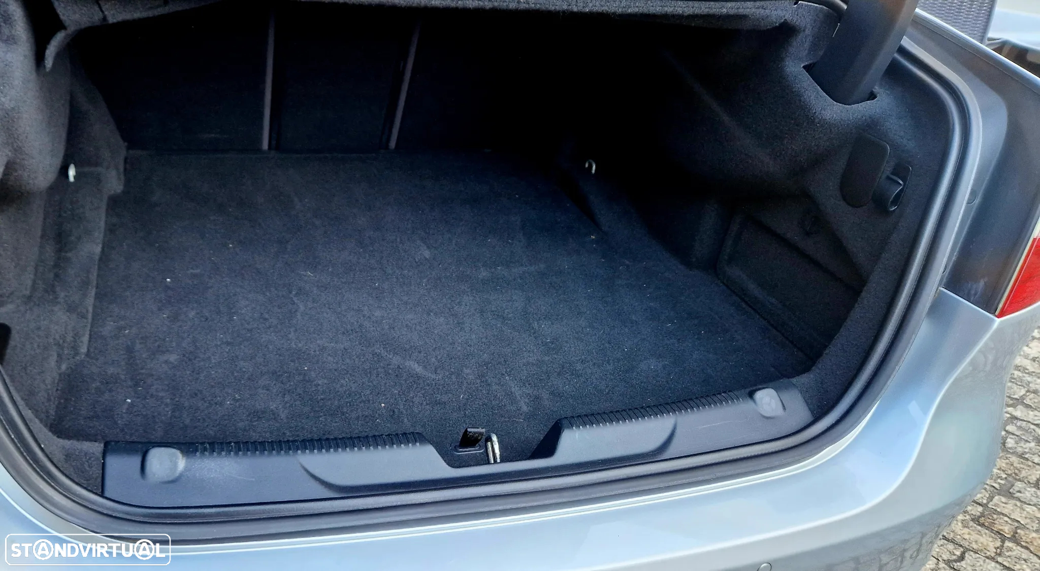 Jaguar XE 2.0 D Prestige Aut. - 16