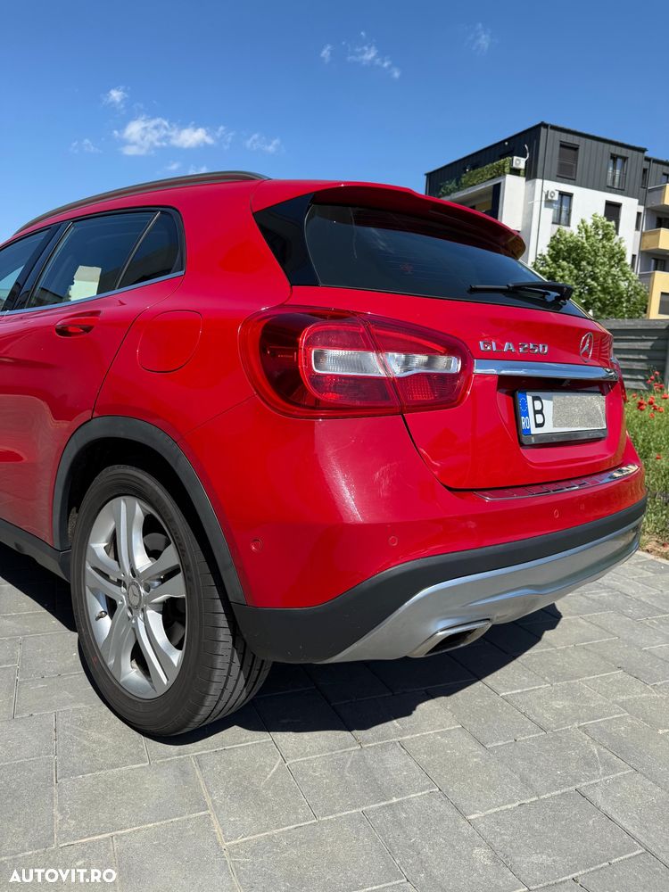 Mercedes-Benz GLA 250 4MATIC 7G-DCT - 25