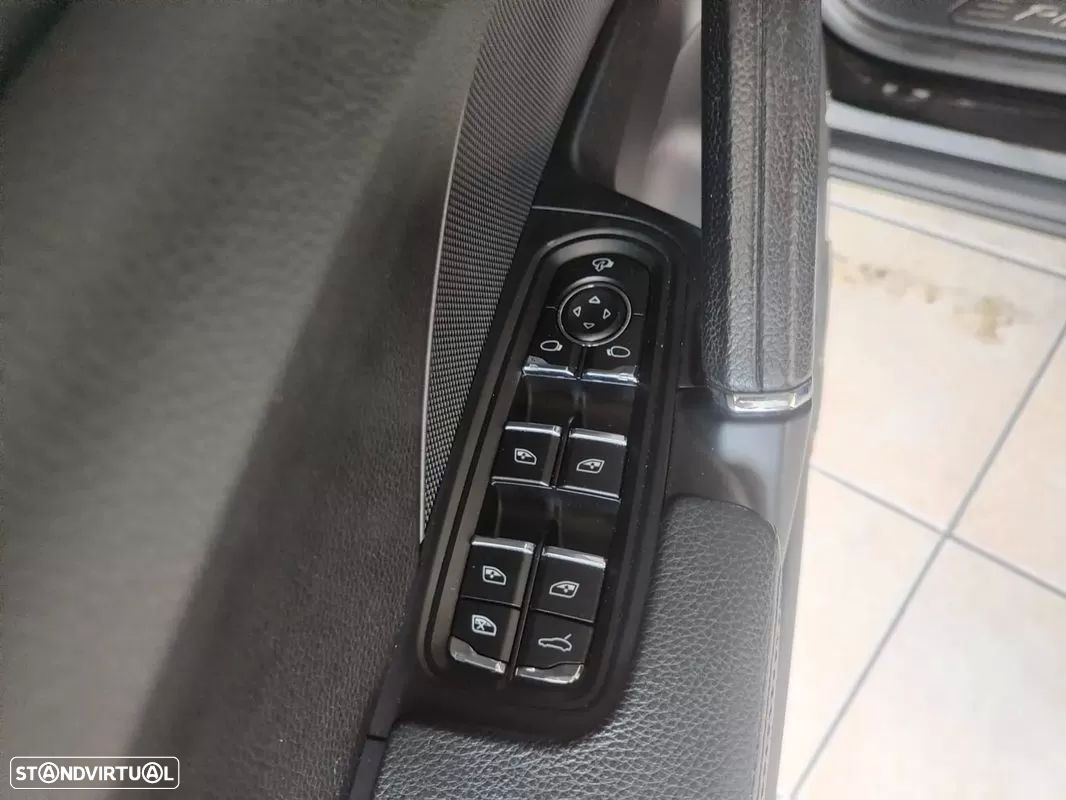 Porsche Cayenne - 23