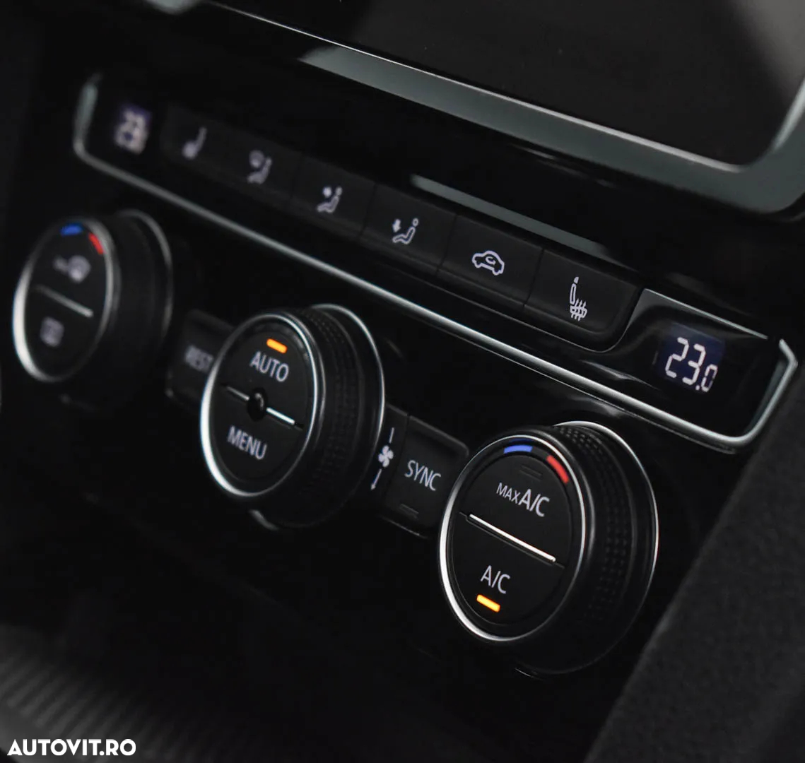 Volkswagen Passat 2.0 TDI DSG 4Motion R Executive - 23