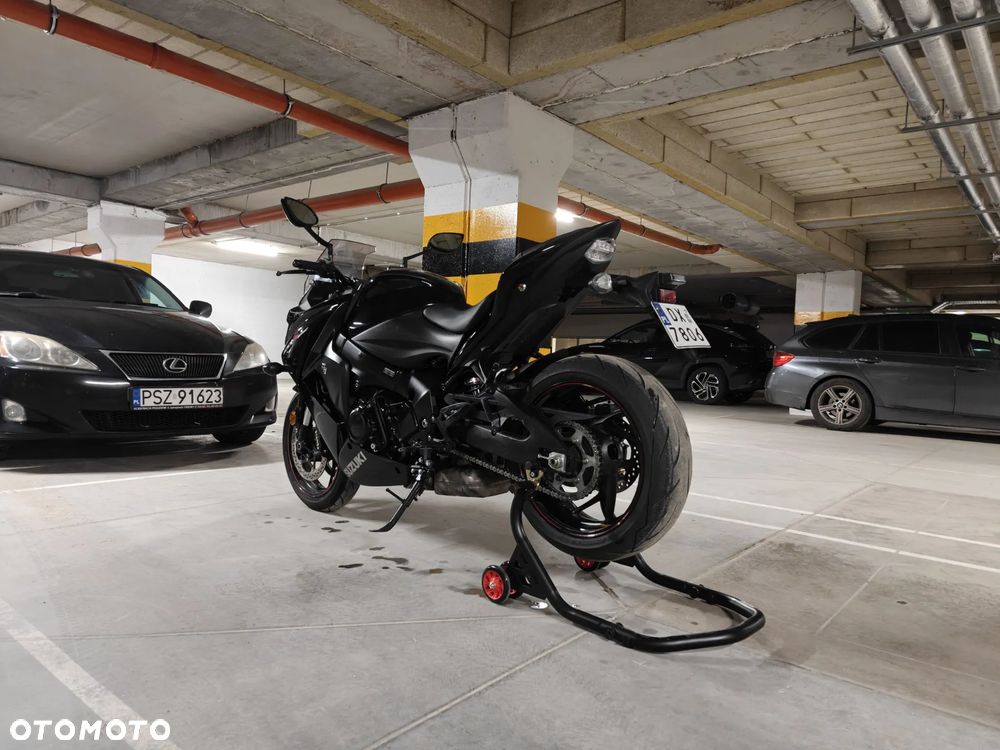 Suzuki GSX 1000 - 13