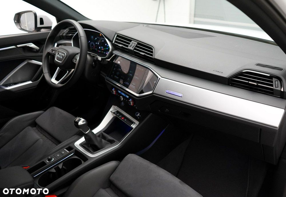 Audi Q3 Sportback - 14