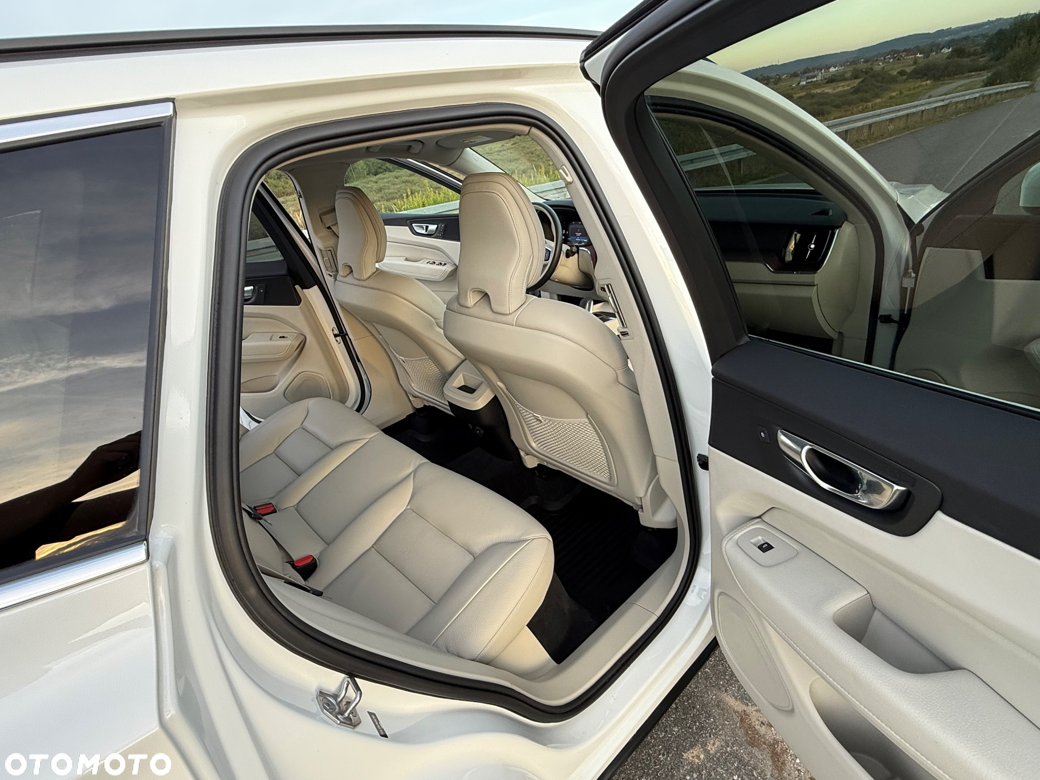 Volvo XC 60 B5 B AWD Geartronic Momentum Pro - 12