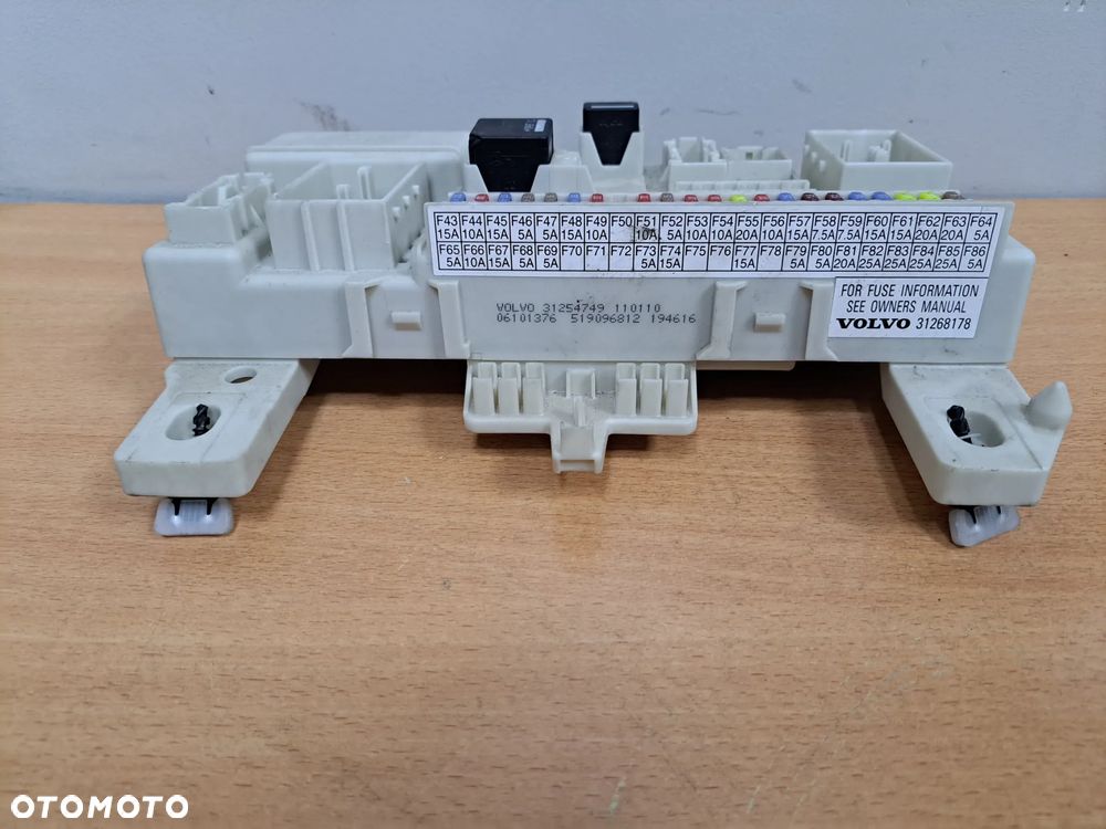 VOLVO V50 S40 SKRZYNKA MODUŁ CEM BSI 31254749 - 1