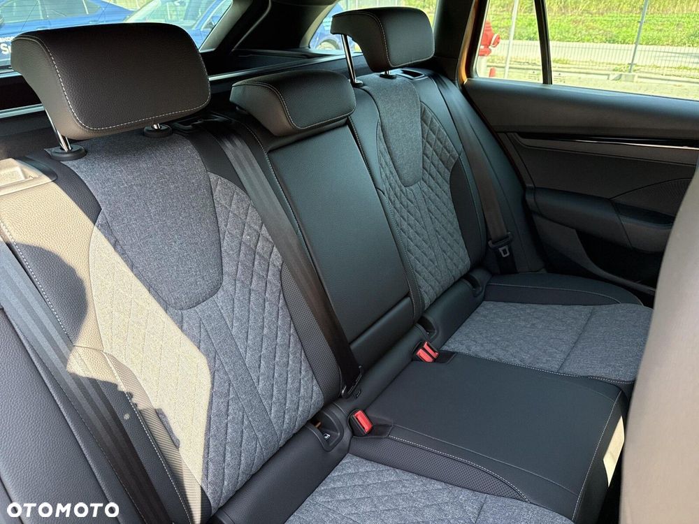 Skoda Octavia 1.5 TSI mHEV Sportline DSG - 23