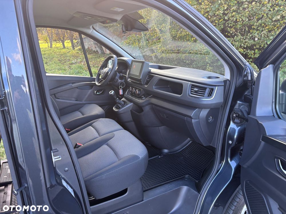 Renault Trafic SpaceClass 2.0 dCi - 11