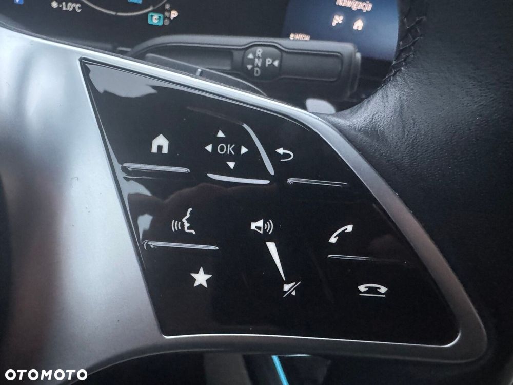 Mercedes-Benz GLA - 22