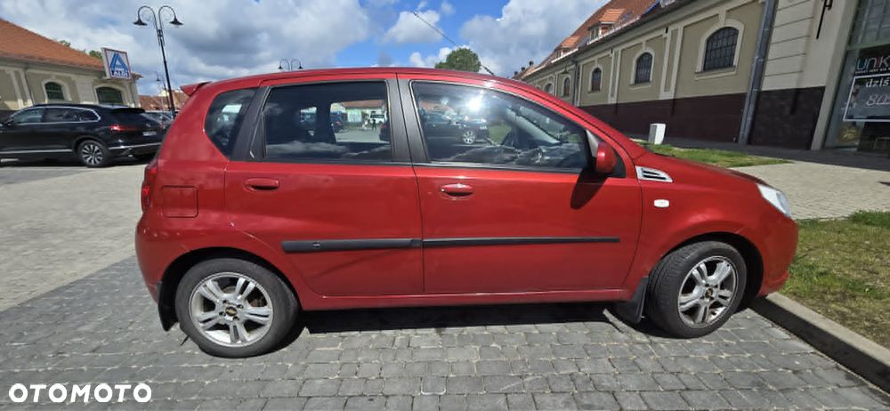 Chevrolet Aveo 1.2 16V Base / Classic - 4