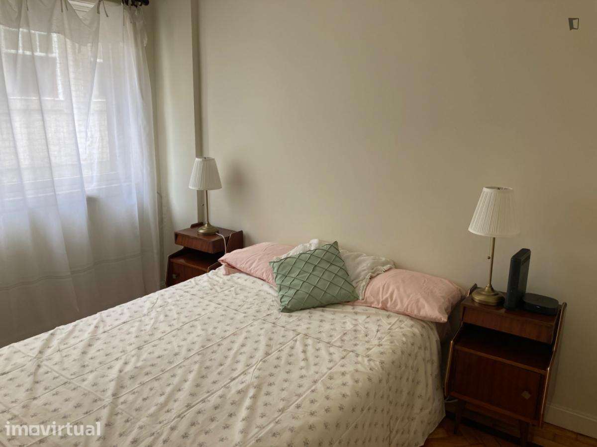 Apartamento com 2 quartos - localizado em Miragaia Porto - Grande imagem: 2/11