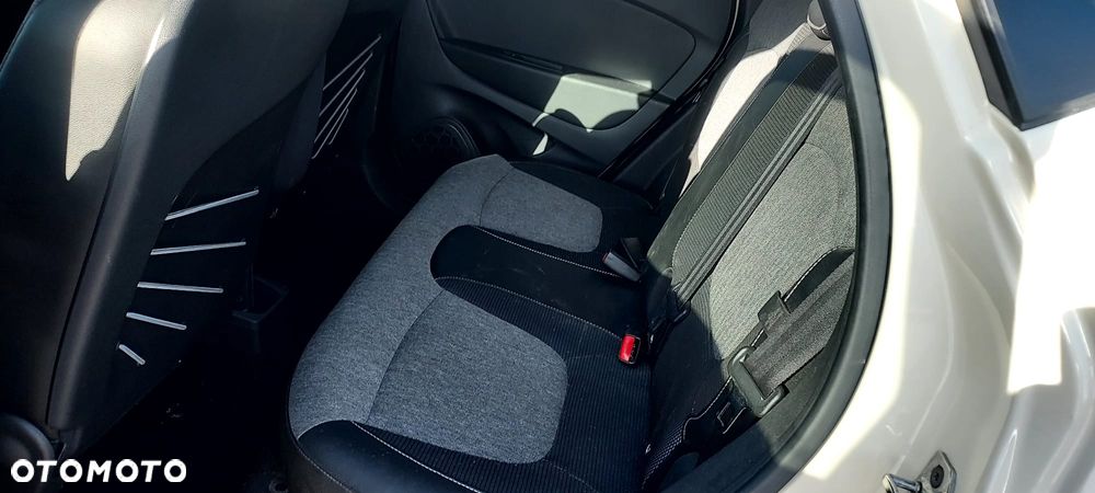 Renault Captur (ENERGY) TCe 90 BOSE EDITION - 19