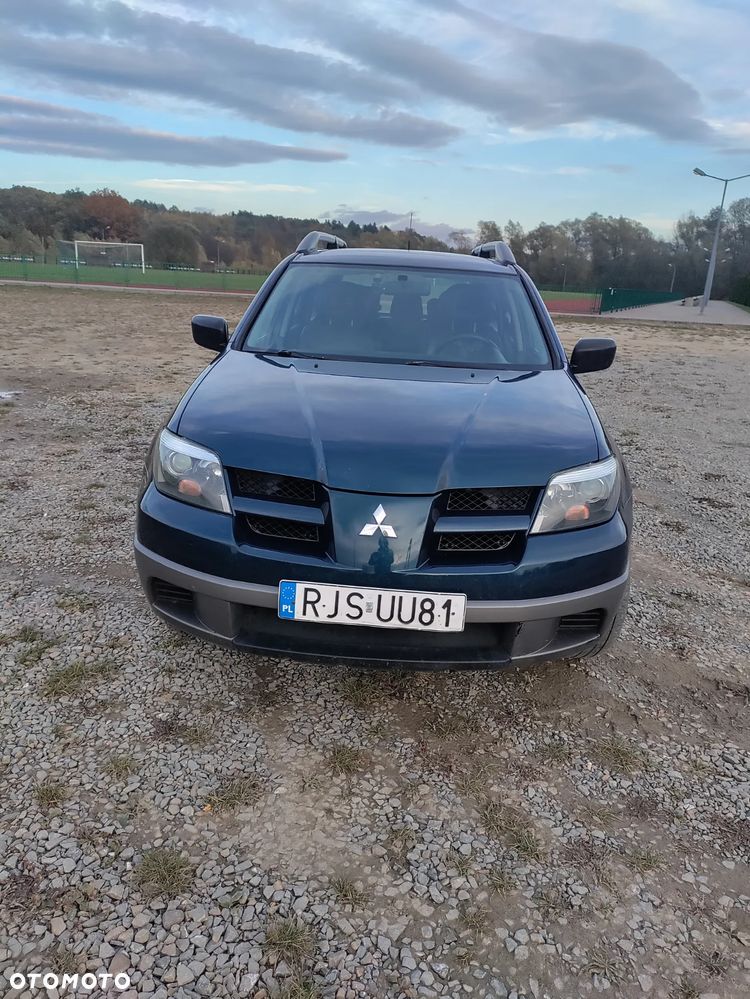 Mitsubishi Outlander 2.0 4WD Invite - 5