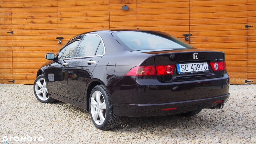 Honda Accord 2.0 Comfort - 18