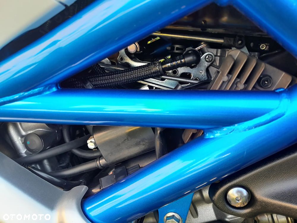 Suzuki Gladius - 4