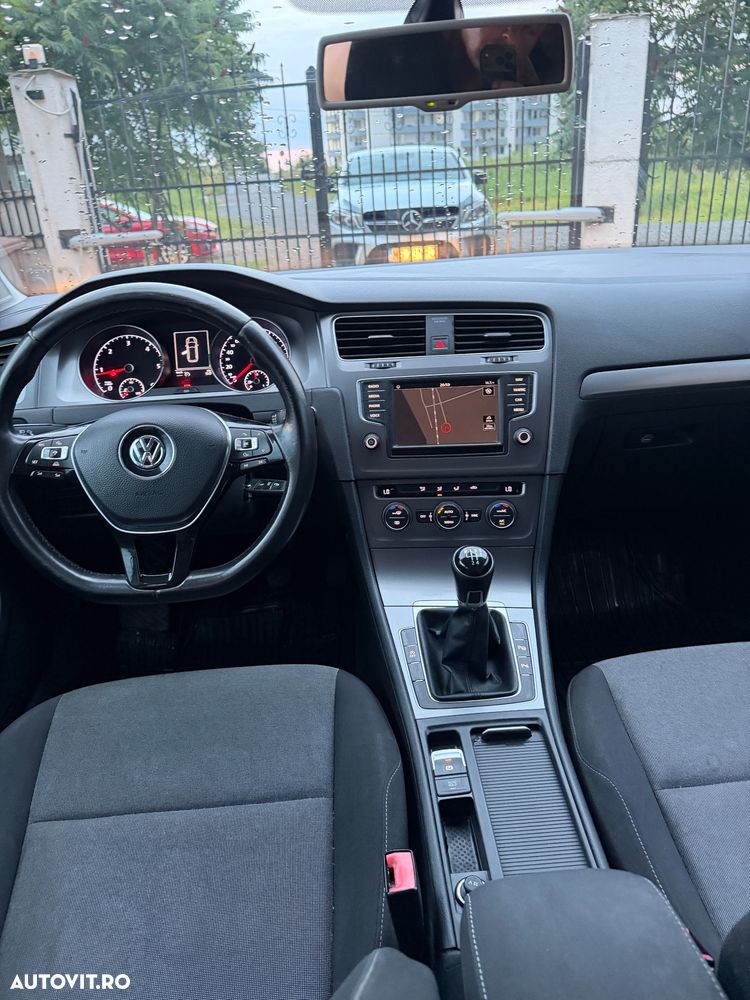 Volkswagen Golf - 13
